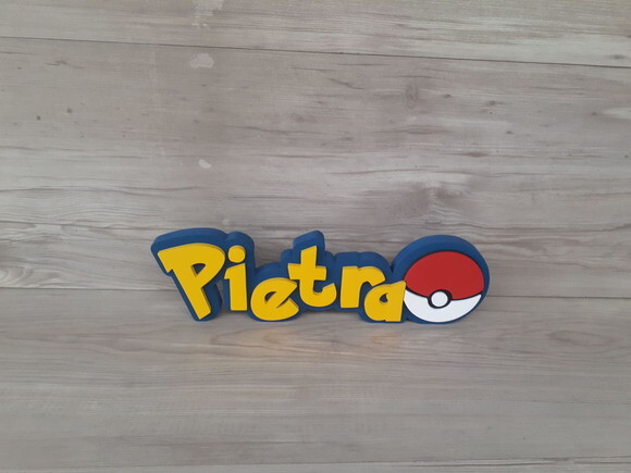 Nome em mdf - Peça de Mesa Tema Pokemon - Pietra - 10 cm