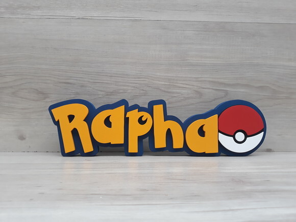 Nome em MDF - Peça de mesa Tema POKEMON - Rapha 10 cm