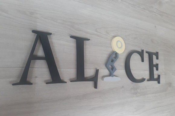 Nome em mdf de Parede PERSONALIZADO PIXAR - Alice - 20 cm