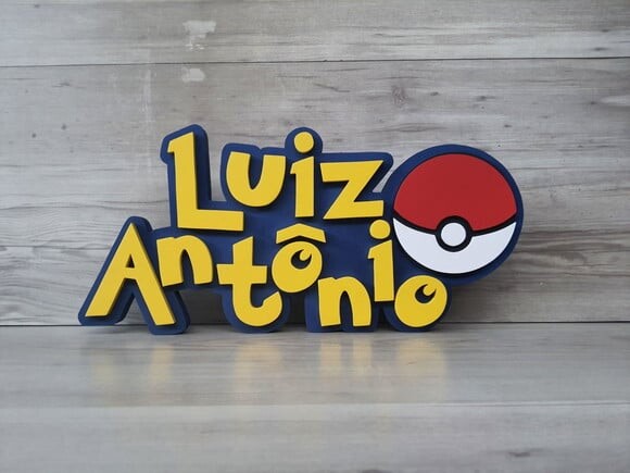 Nome em Mdf- Peça de Mesa Tema Pokemon- Luiz Antônio - 17 cm