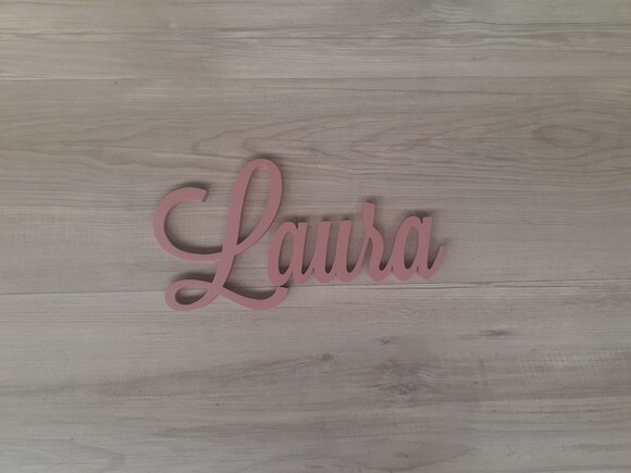 Nomes de Parede em mdf - Linha Ls - Laura 15 cm