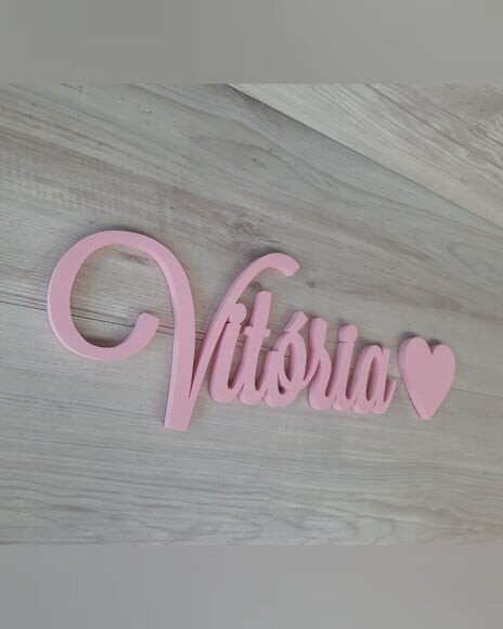 Nomes de Parede em mdf - Linha Ls - Vitória + Coração