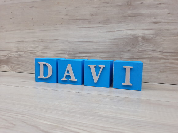 Nomes em Cubos - Mod. Clássico - 6 x 6 x 6 cm - 4 Letras