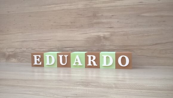 Nomes em Cubos - Mod. Clássico - 6 x 6 x 6 cm - 7 Letras