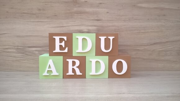 Nomes em Cubos - Mod. Clássico - 6 x 6 x 6 cm - 7 Letras