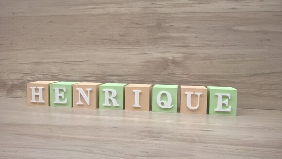 Nomes em Cubos - Mod. Clássico - 6 x 6 x 6 cm - 8 Letras