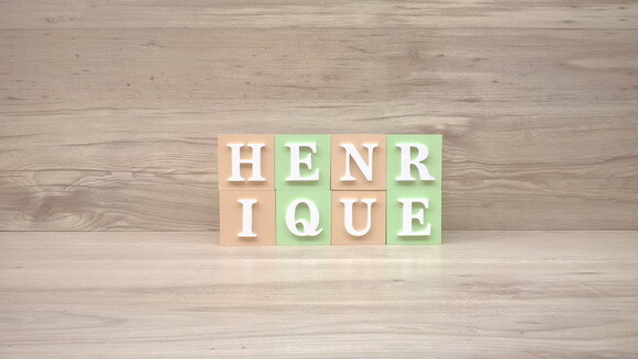 Nomes em Cubos - Mod. Clássico - 6 x 6 x 6 cm - 8 Letras