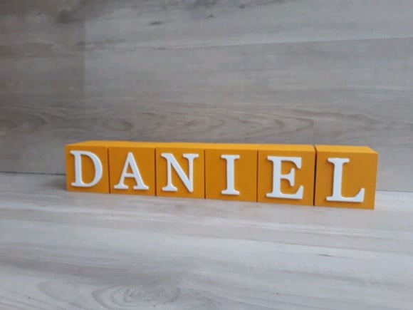 Nomes em Cubos - Mod. Clássico - 8 x 8 x 8 cm - 6 Letras