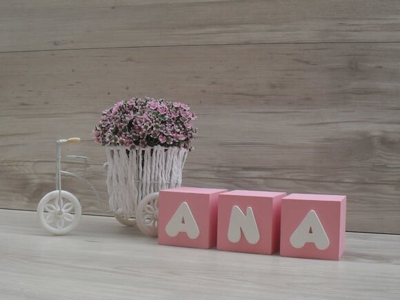 Nomes em Cubos - Mod. Infantil - 6 x 6 x 6 cm - 3 Letras
