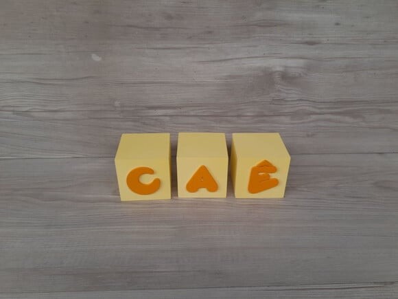 Nomes em Cubos - Mod. Infantil - 6 x 6 x 6 cm - 3 Letras