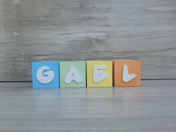 Nomes em Cubos - Mod. Infantil - 6 x 6 x 6 cm - 4 Letras