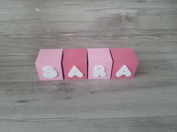 Nomes em Cubos - Mod. Infantil - 6 x 6 x 6 cm - 4 Letras