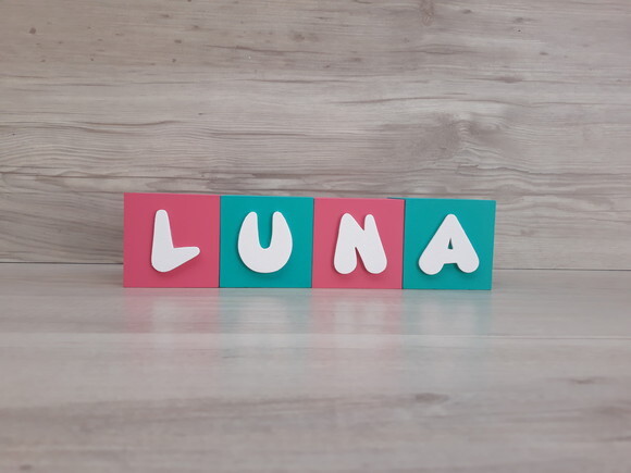 Nomes em Cubos - Mod. Infantil - 6 x 6 x 6 cm - 4 Letras