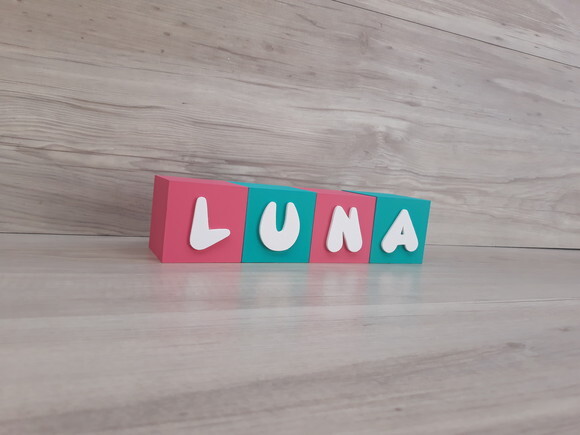 Nomes em Cubos - Mod. Infantil - 6 x 6 x 6 cm - 4 Letras