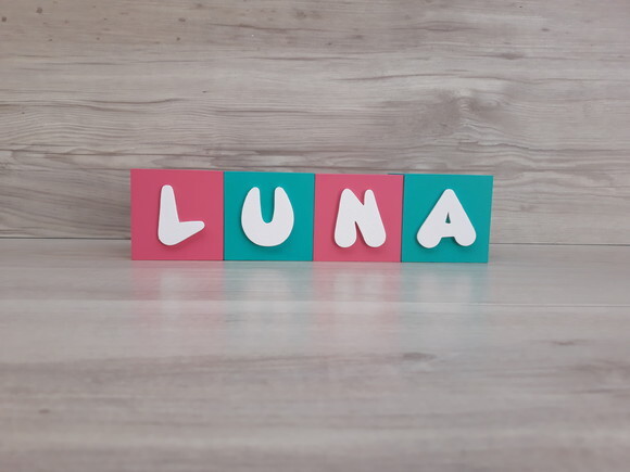 Nomes em Cubos - Mod. Infantil - 6 x 6 x 6 cm - 4 Letras