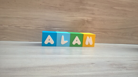 Nomes em Cubos - Mod. Infantil - 6 x 6 x 6 cm - 4 Letras
