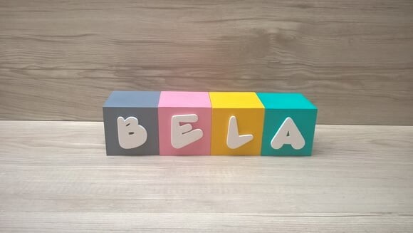Nomes em Cubos - Mod. Infantil - 6 x 6 x 6 cm - 4 Letras