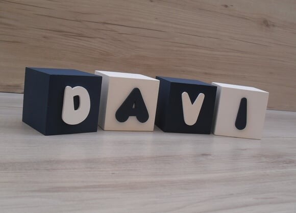 Nomes em Cubos - Mod. Infantil - 6 x 6 x 6 cm - 4 Letras