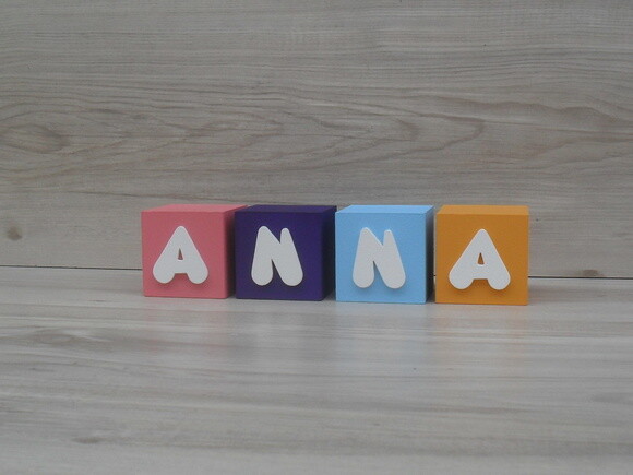 Nomes em Cubos - Mod. Infantil - 6 x 6 x 6 cm - 4 Letras