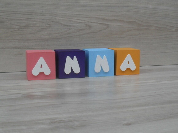 Nomes em Cubos - Mod. Infantil - 6 x 6 x 6 cm - 4 Letras