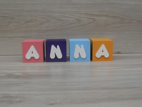 Nomes em Cubos - Mod. Infantil - 6 x 6 x 6 cm - 4 Letras