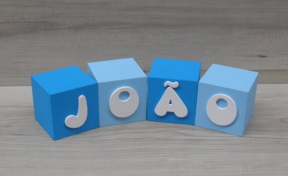Nomes em Cubos - Mod. Infantil - 6 x 6 x 6 cm - 4 Letras