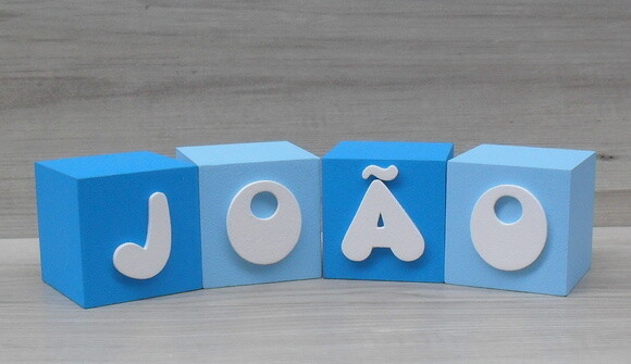 Nomes em Cubos - Mod. Infantil - 6 x 6 x 6 cm - 4 Letras