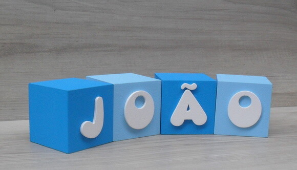 Nomes em Cubos - Mod. Infantil - 6 x 6 x 6 cm - 4 Letras