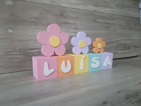 Nomes em Cubos - Mod. Infantil - 6 x 6 x 6 cm - 5 Letras