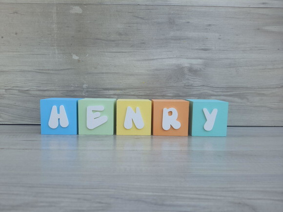 Nomes em Cubos - Mod. Infantil - 6 x 6 x 6 cm - 5 Letras