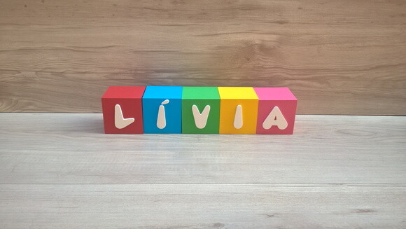 Nomes em Cubos - Mod. Infantil - 6 x 6 x 6 cm - 5 Letras