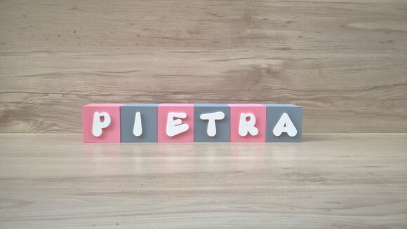 Nomes em Cubos - Mod. Infantil - 6 x 6 x 6 cm - 5 Letras