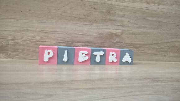 Nomes em Cubos - Mod. Infantil - 6 x 6 x 6 cm - 5 Letras