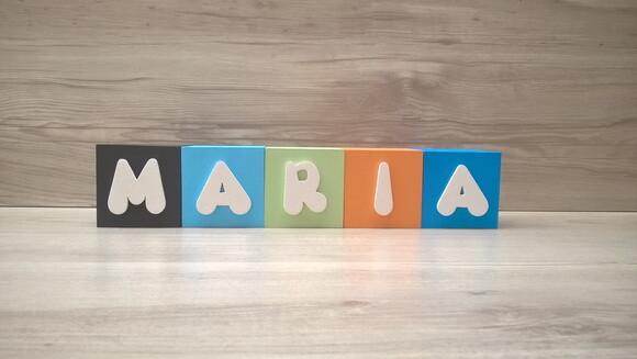 Nomes em Cubos - Mod. Infantil - 6 x 6 x 6 cm - 5 Letras