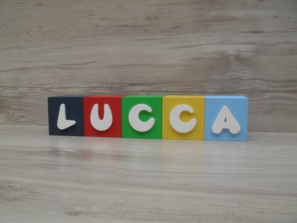 Nomes em Cubos - Mod. Infantil - 6 x 6 x 6 cm - 5 Letras