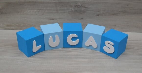 Nomes em Cubos - Mod. Infantil - 6 x 6 x 6 cm - 5 Letras