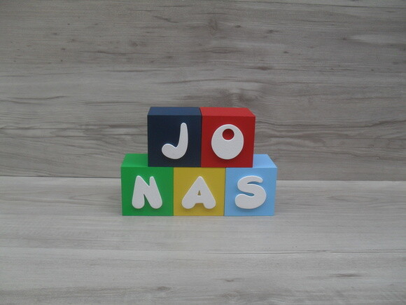 Nomes em Cubos - Mod. Infantil - 6 x 6 x 6 cm - 5 Letras