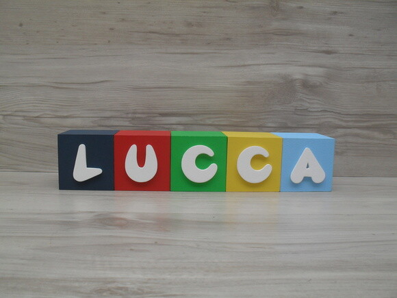 Nomes em Cubos - Mod. Infantil - 6 x 6 x 6 cm - 5 Letras