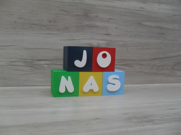 Nomes em Cubos - Mod. Infantil - 6 x 6 x 6 cm - 5 Letras