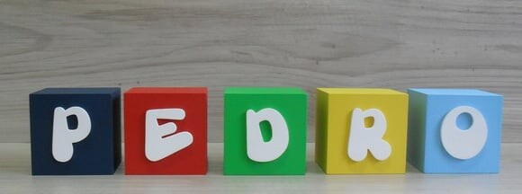 Nomes em Cubos - Mod. Infantil - 6 x 6 x 6 cm - 5 Letras