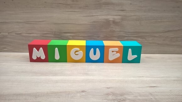 Nomes em Cubos - Mod. Infantil - 6 x 6 x 6 cm - 6 Letras