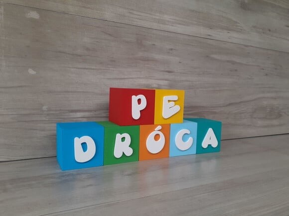Nomes em Cubos - Mod. Infantil - 6 x 6 x 6 cm - 7 Letras