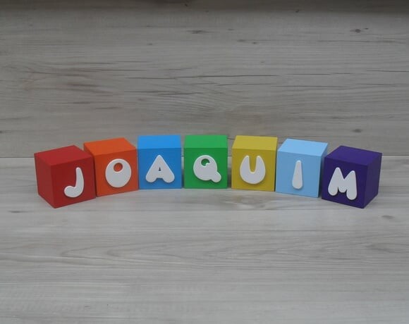 Nomes em Cubos - Mod. Infantil - 6 x 6 x 6 cm - 7 Letras