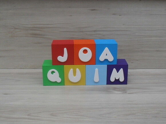 Nomes em Cubos - Mod. Infantil - 6 x 6 x 6 cm - 7 Letras