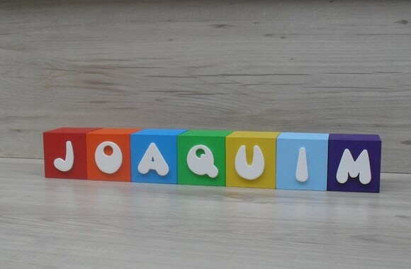 Nomes em Cubos - Mod. Infantil - 6 x 6 x 6 cm - 7 Letras