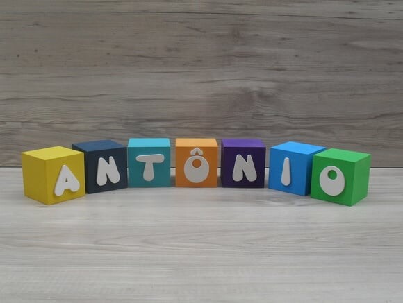 Nomes em Cubos - Mod. Infantil - 6 x 6 x 6 cm - 7 Letras