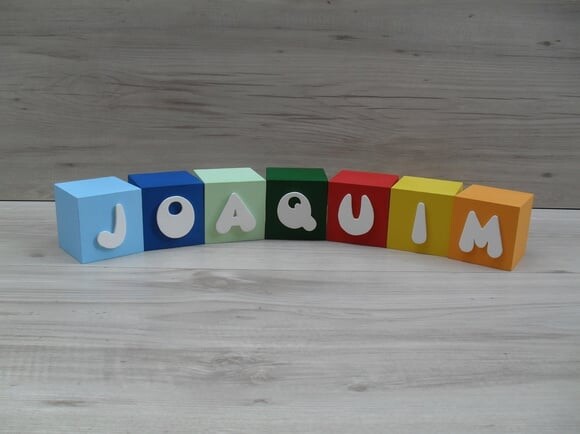 Nomes em Cubos - Mod. Infantil - 6 x 6 x 6 cm - 7 Letras