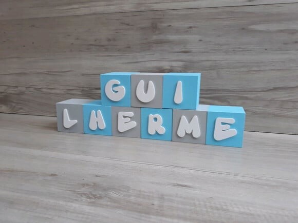 Nomes em Cubos - Mod. Infantil - 6 x 6 x 6 cm - 9 Letras