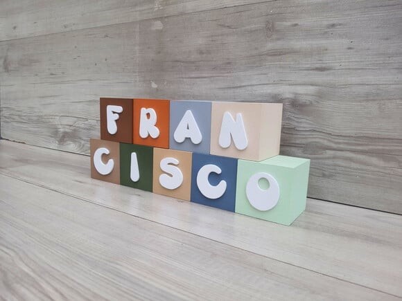 Nomes em Cubos - Mod. Infantil - 6 x 6 x 6 cm - 9 Letras