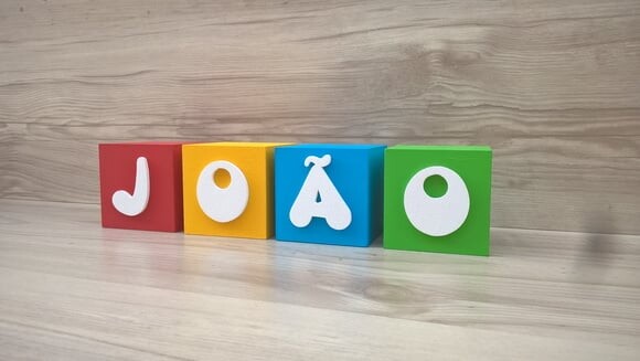 Nomes em Cubos - Mod. Infantil - 8 x 8 x 8 cm - 4 Letras